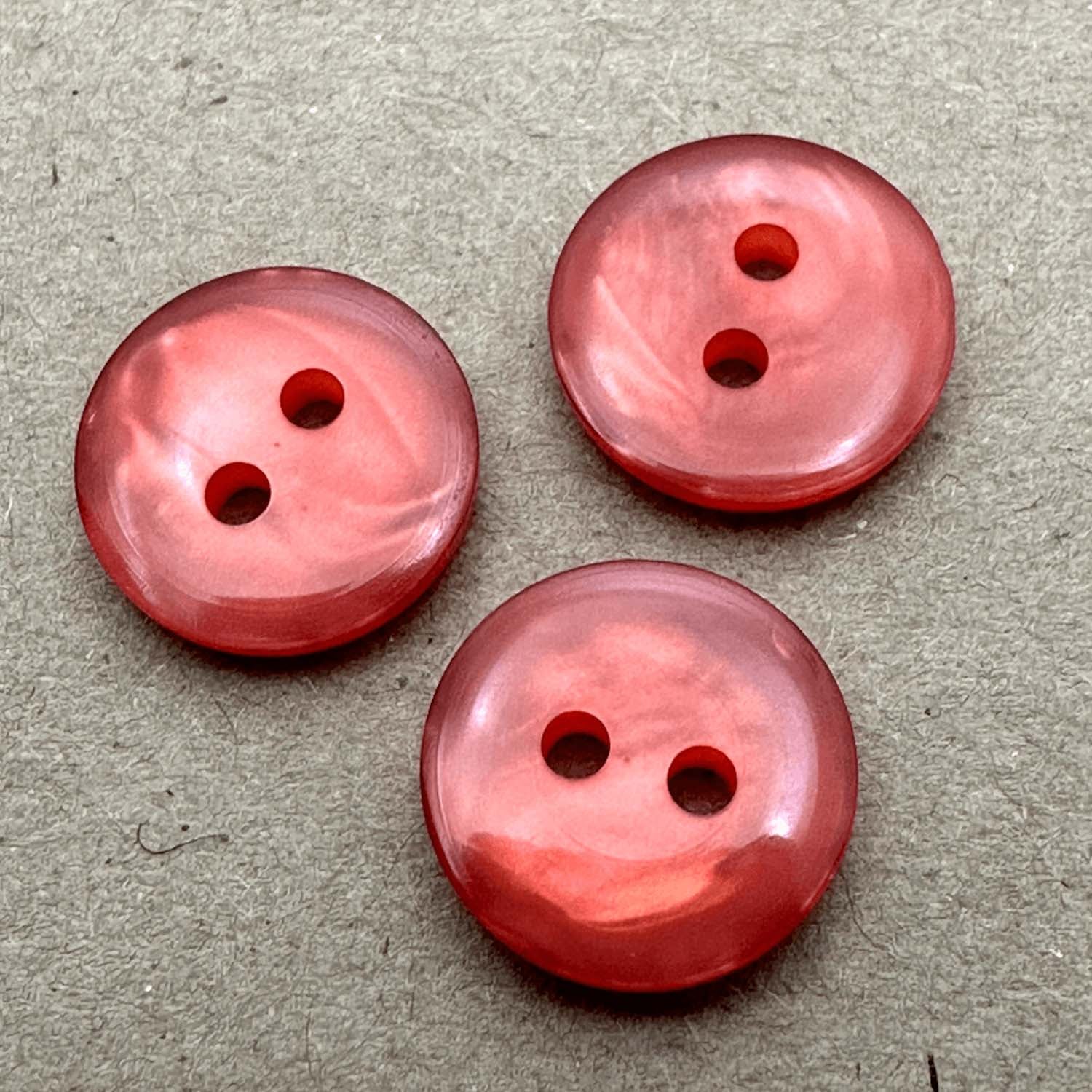 2 Hole Flat Pearled Button 14mm - Image 3