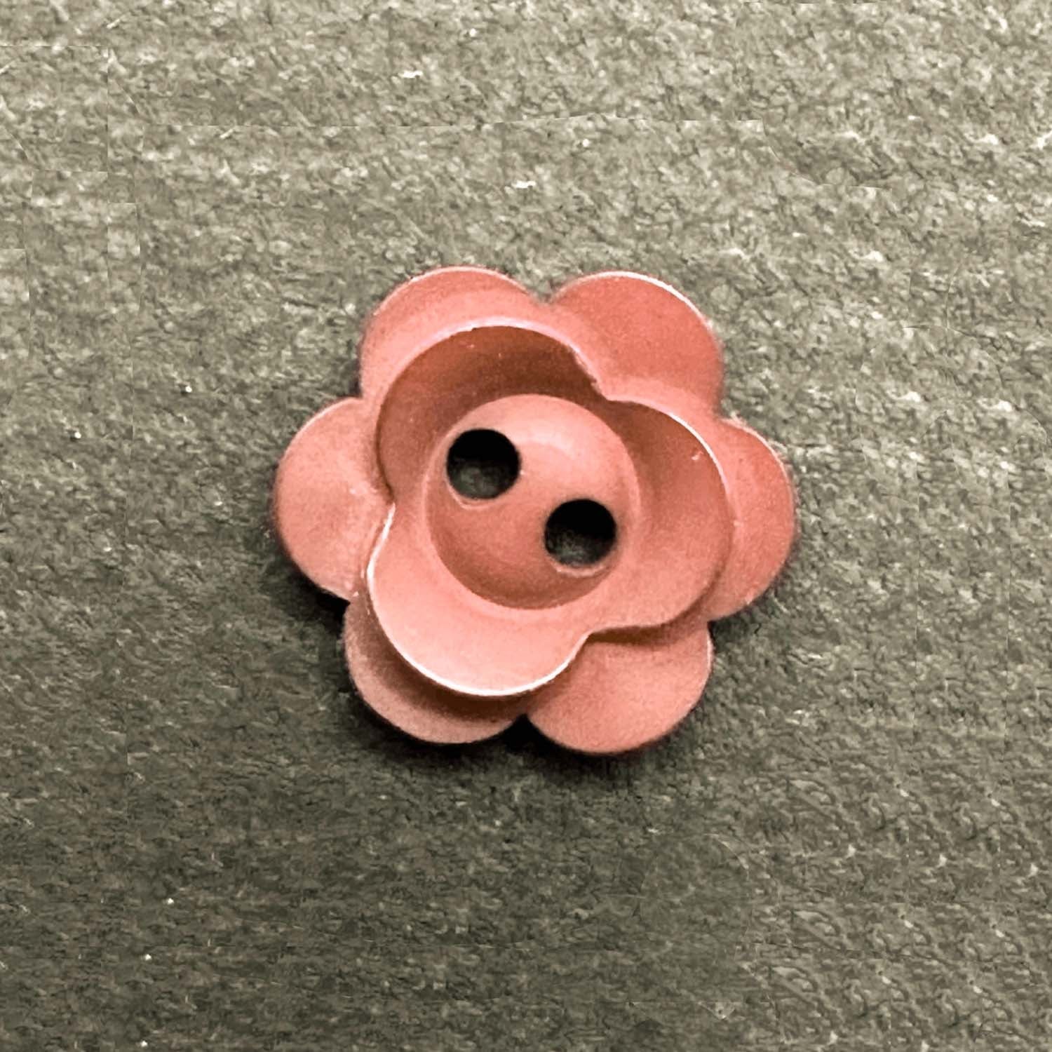2 Hole Matt Flower Button 15mm - Image 5