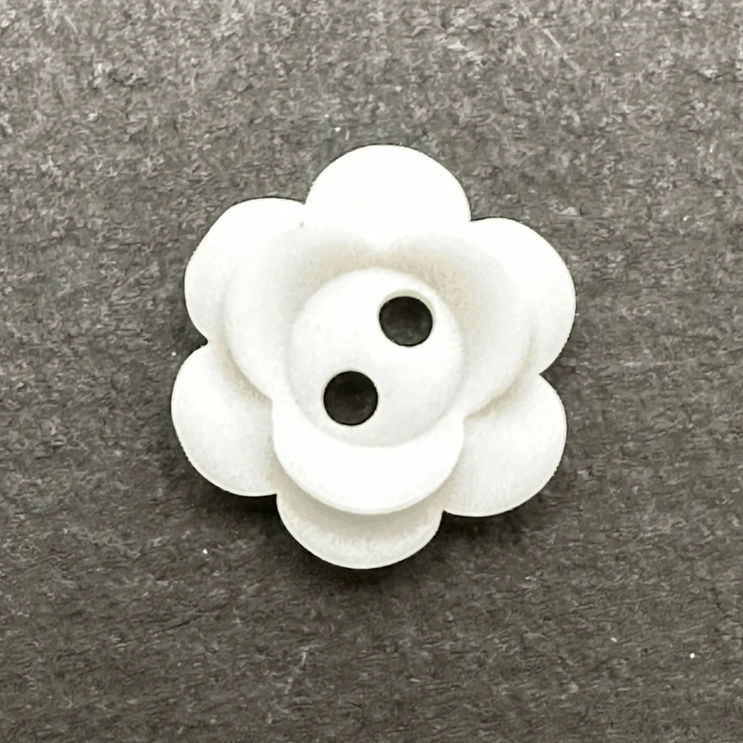 2 Hole Matt Flower Button 12mm - Image 16