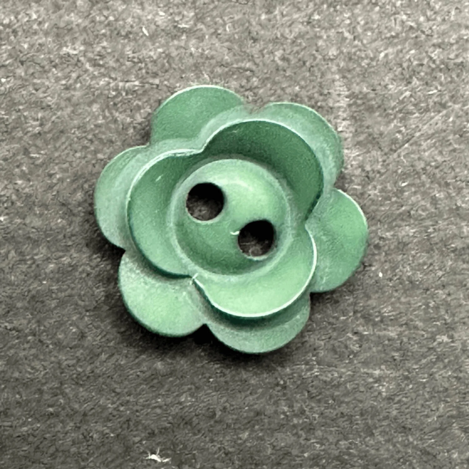 2 Hole Matt Flower Button 12mm - Image 6