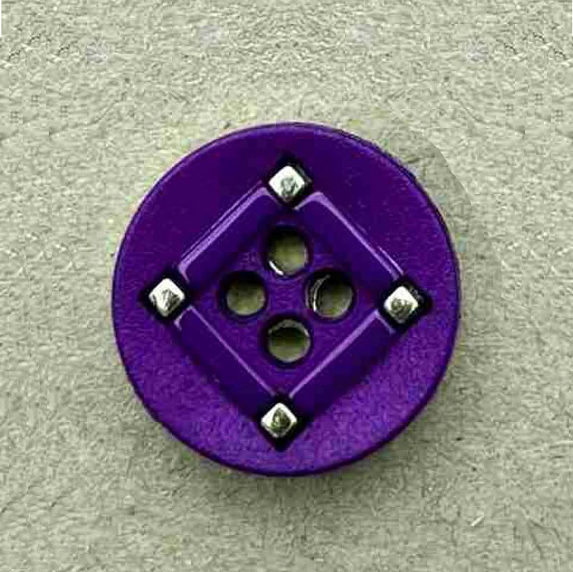 4 Hole Nylon Gold Square Pattern Button - Image 11