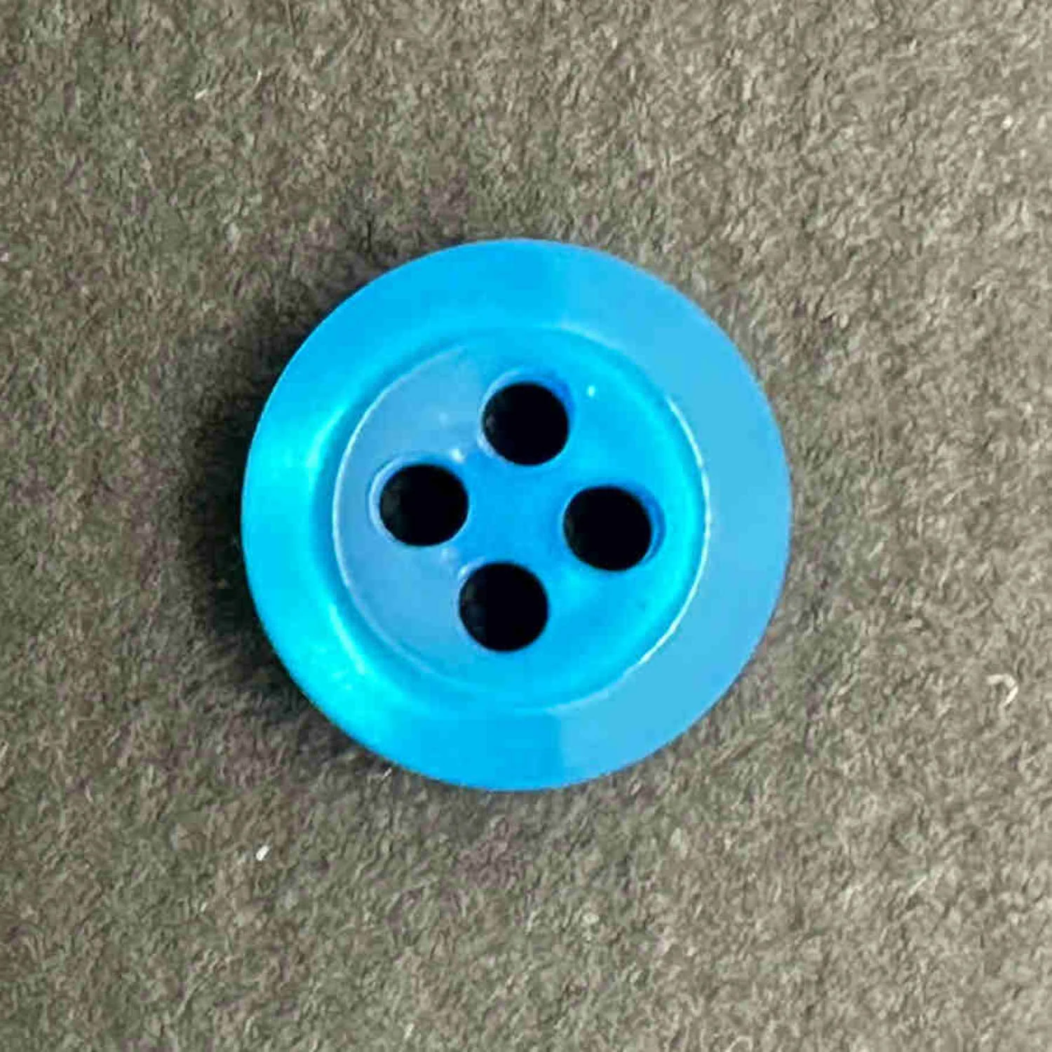 4 Hole Thick Shirt Button 12mm - Image 23