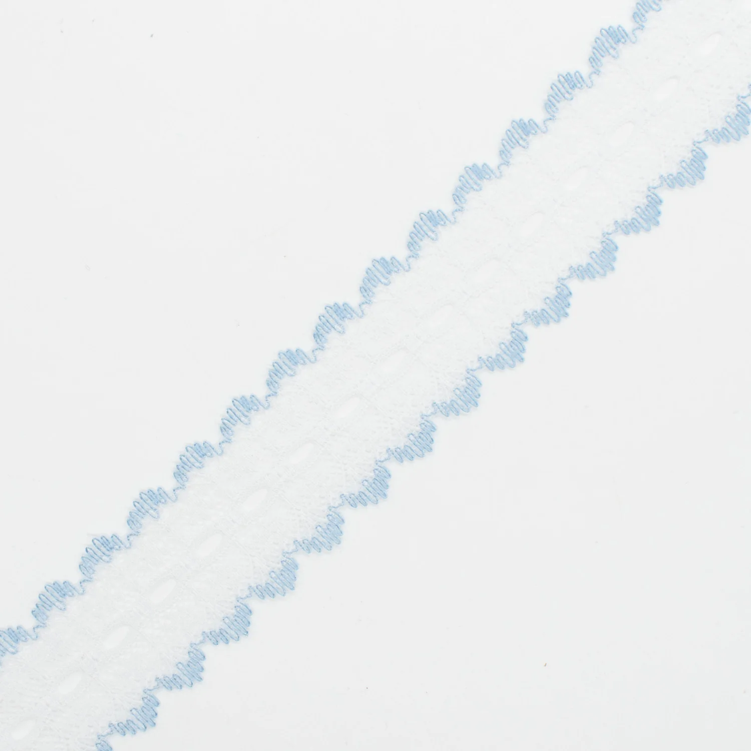 Feathered Eyelet Lace 37mm - Image 10
