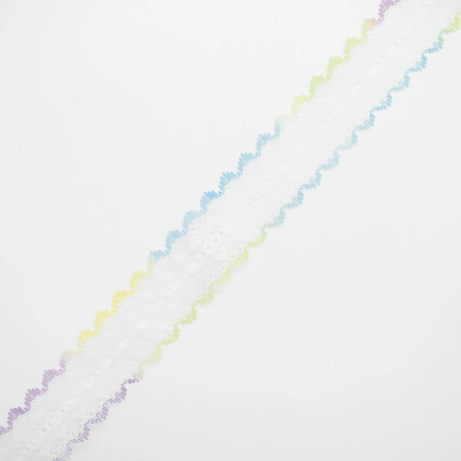 Feathered Eyelet Lace 37mm - Image 16