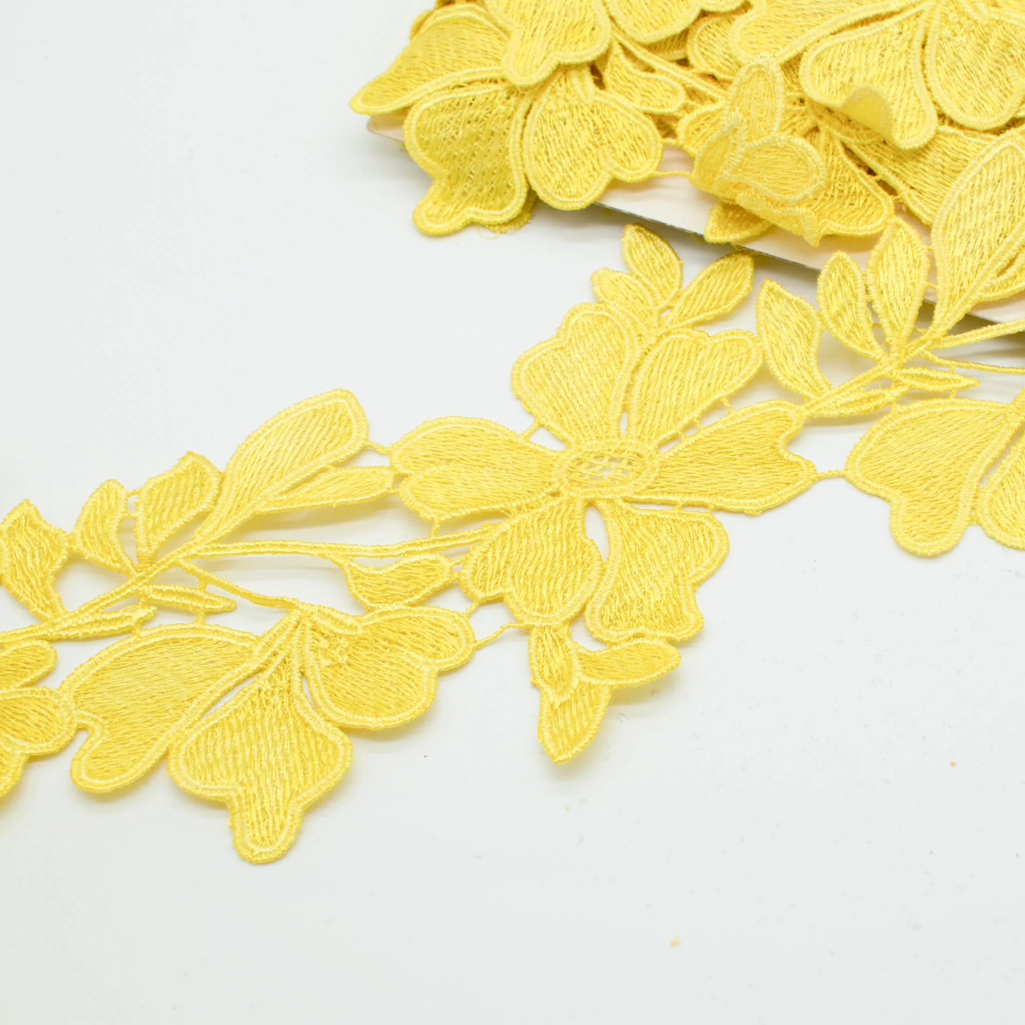 Floral Vine Lace Trim 115mm - Image 10