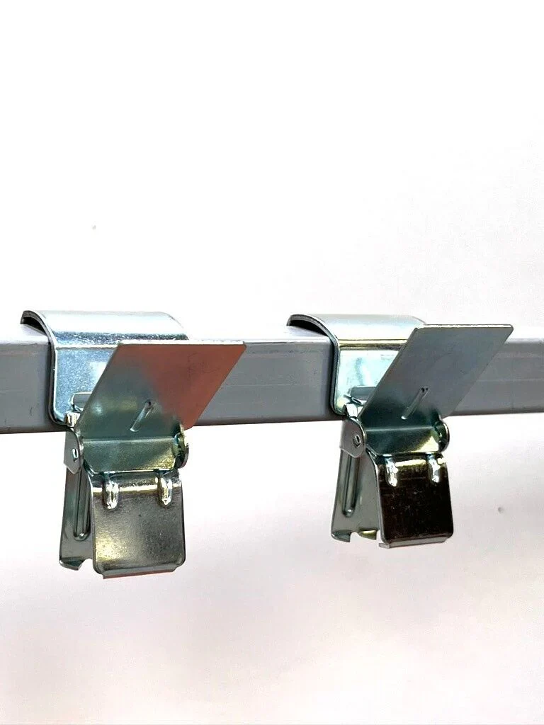 Heavy Duty Silver Rug Clip for Carpet - Image 5