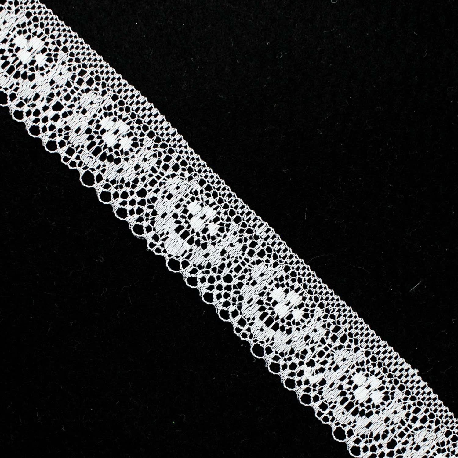Nylon Lace Trim Design-15 40mm - Image 3