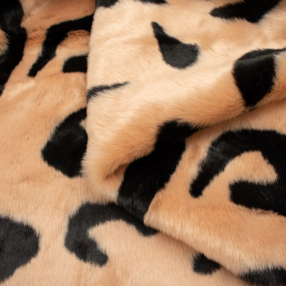 Patterned Plush Short Hair Faux Fur Design-25 Cheetah Large Spot by 25CM - Image 3