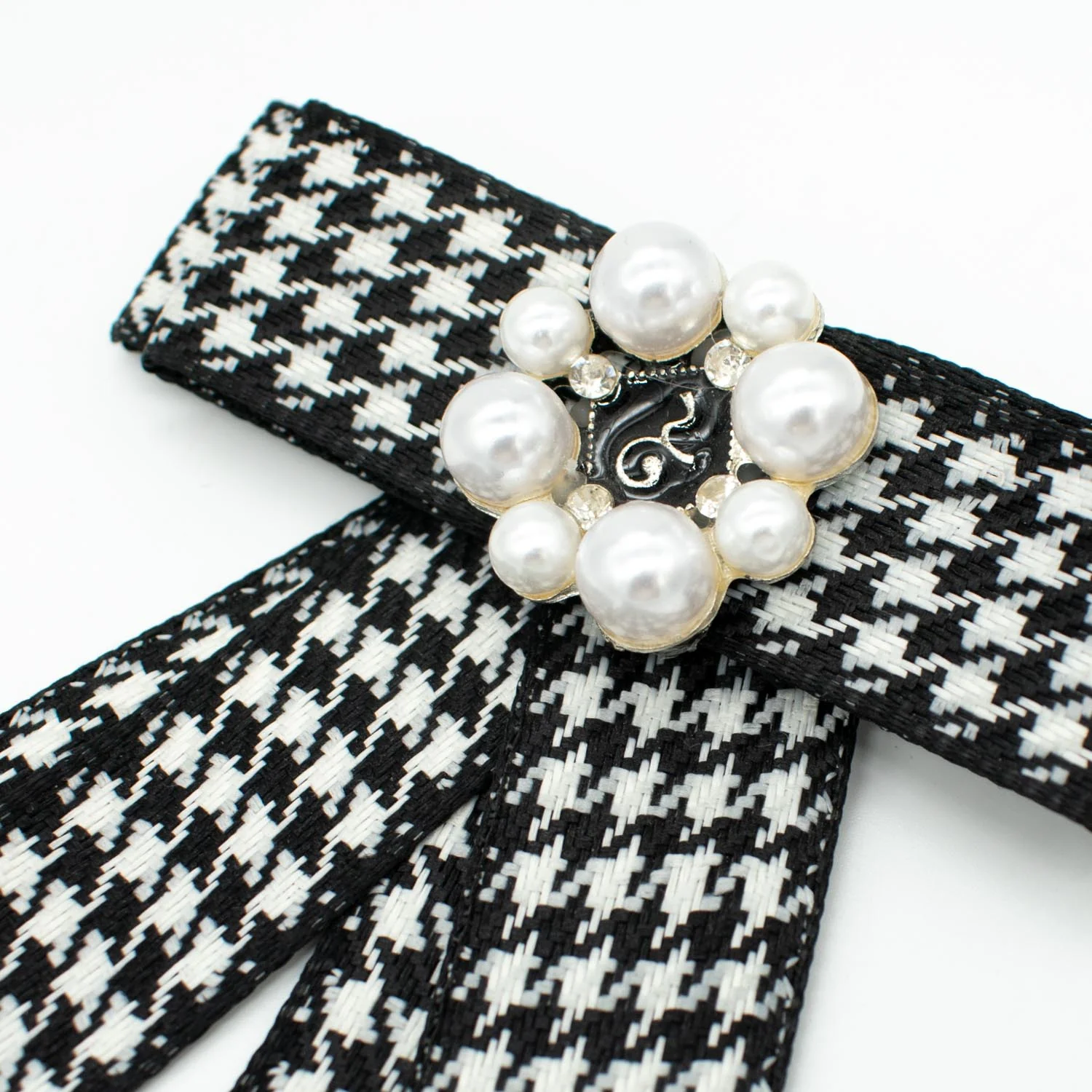 White & Black Houndstooth Pearl Dainty Bow Tie Brooch - Image 3