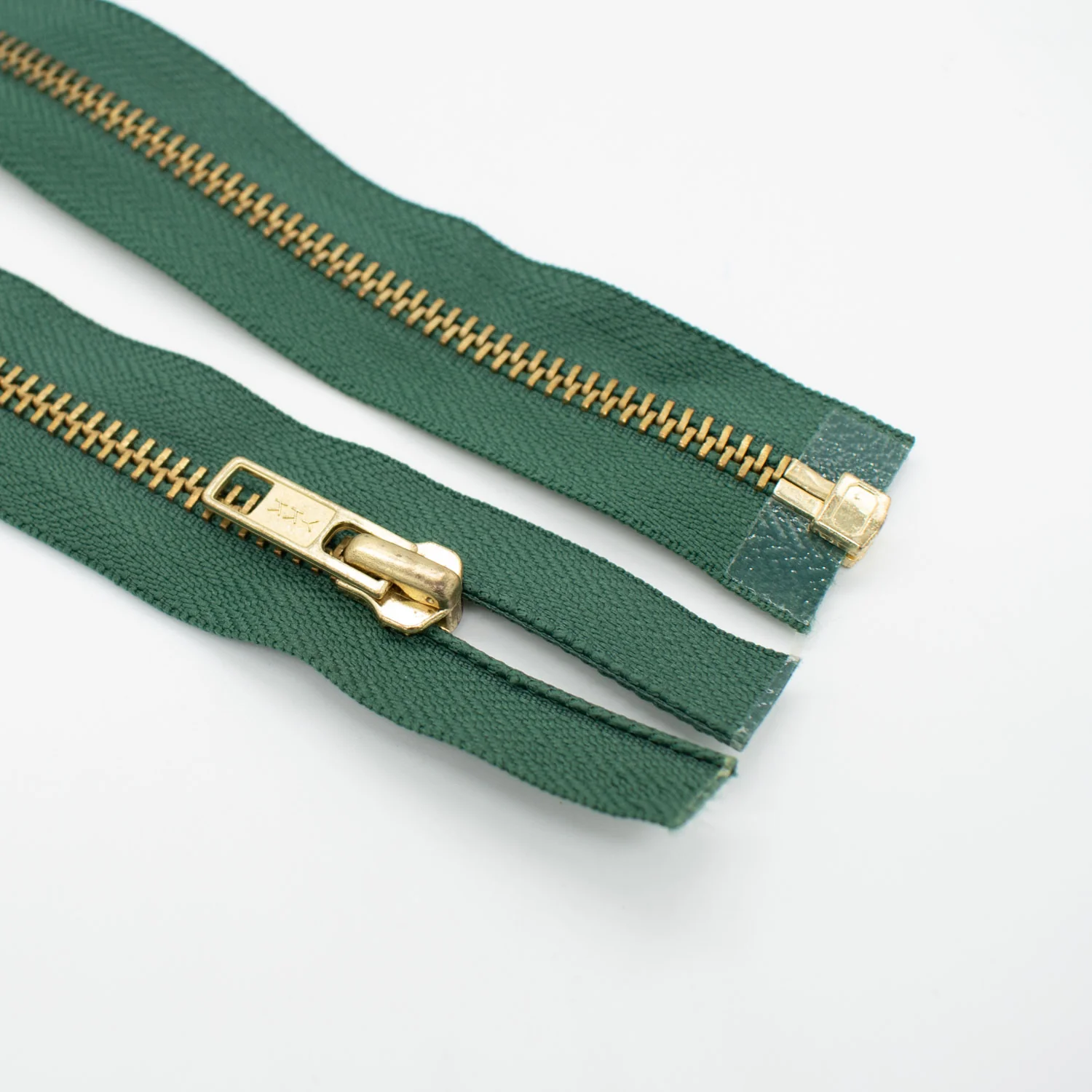 YKK Open End Heavy Duty Metal Zip 60CM - Image 3